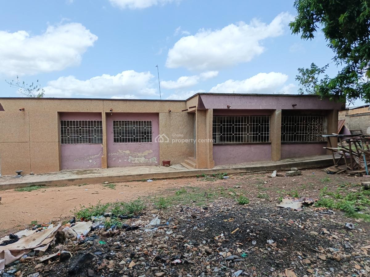 5 Bedrooms., Buokrom , Near Kumasi Airport., Kumasi Metropolitan, Ashanti, House for Sale