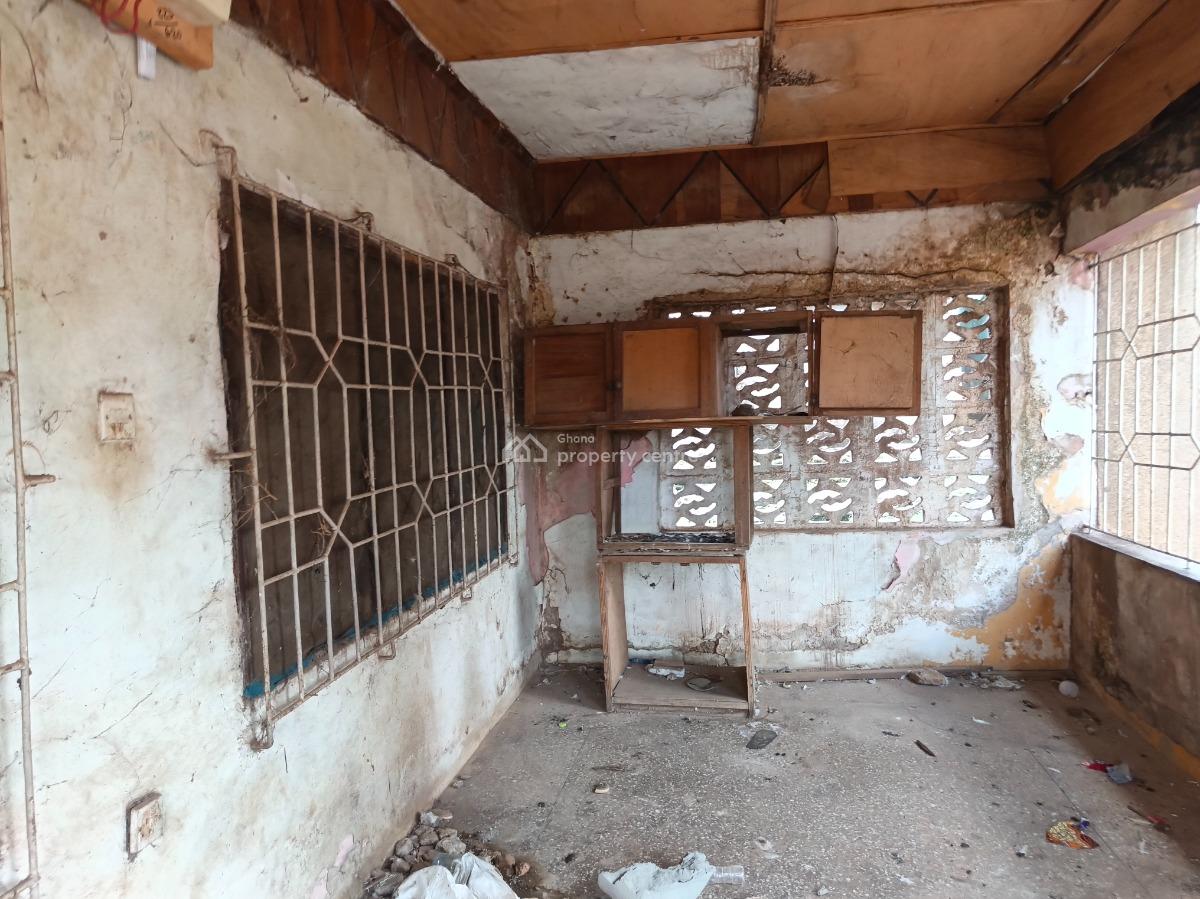 5 Bedrooms., Buokrom , Near Kumasi Airport., Kumasi Metropolitan, Ashanti, House for Sale