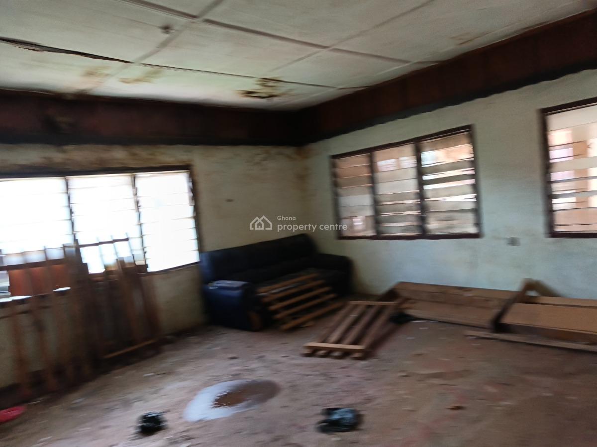 5 Bedrooms., Buokrom , Near Kumasi Airport., Kumasi Metropolitan, Ashanti, House for Sale
