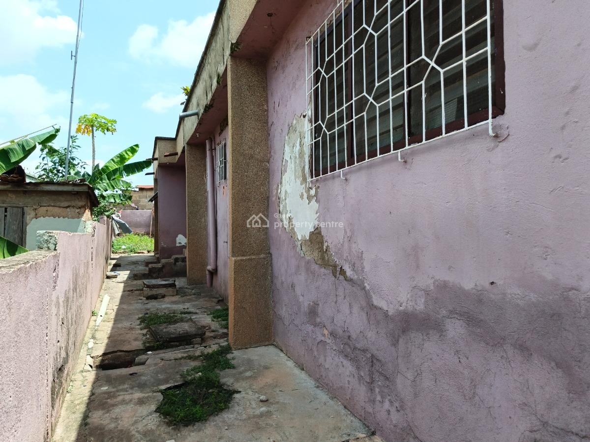 5 Bedrooms., Buokrom , Near Kumasi Airport., Kumasi Metropolitan, Ashanti, House for Sale