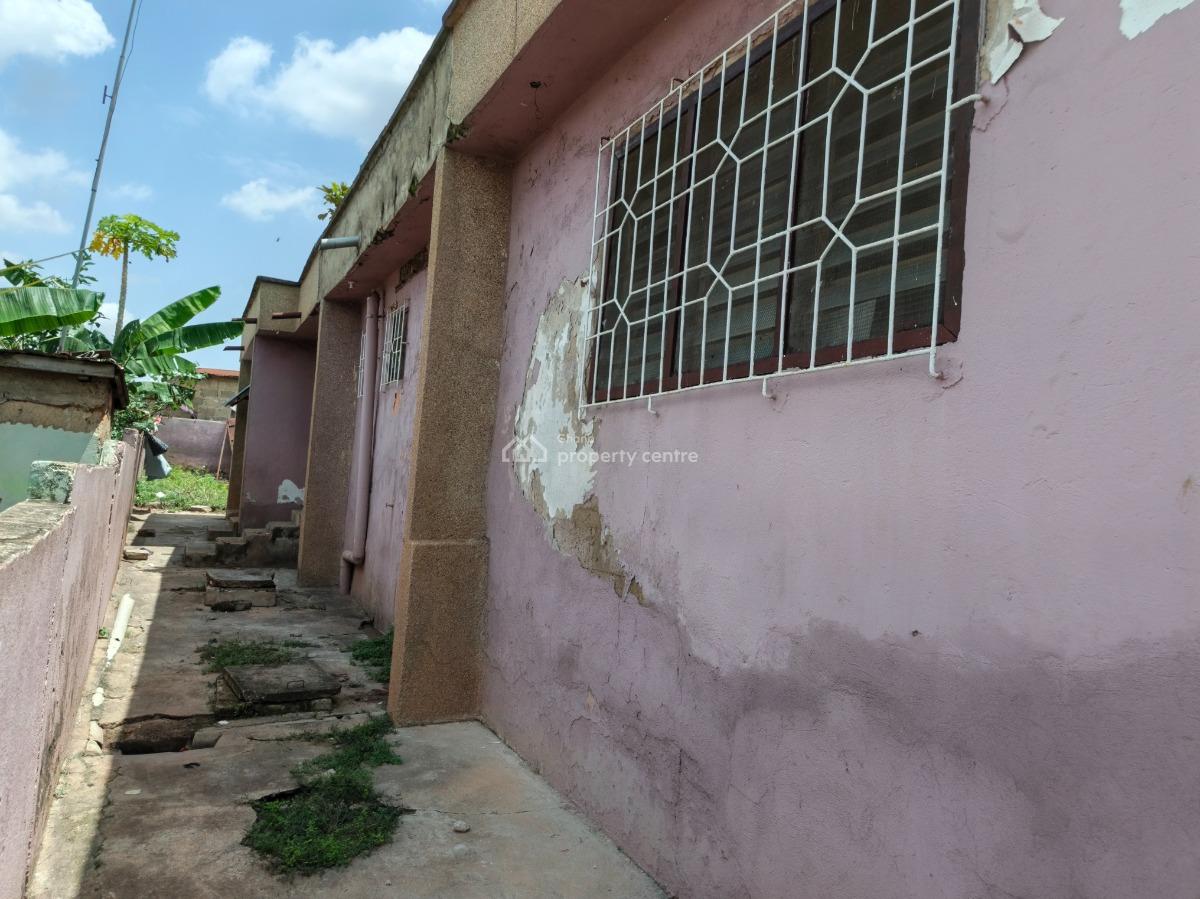 5 Bedrooms., Buokrom , Near Kumasi Airport., Kumasi Metropolitan, Ashanti, House for Sale