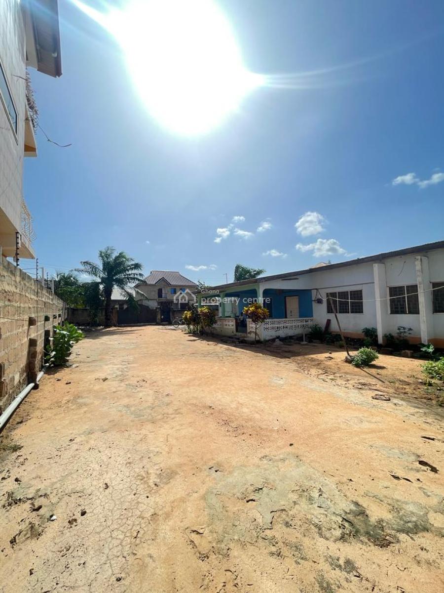 Prime Residential Property with Existing Old 4 Bedroom Hous, Seekers Realty, Spintex, Accra, Detached Bungalow for Sale