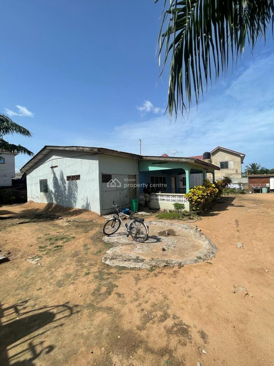 Prime Residential Property with Existing Old 4 Bedroom Hous, Seekers Realty, Spintex, Accra, Detached Bungalow for Sale