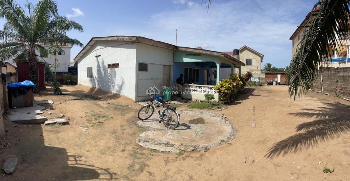 Prime Residential Property with Existing Old 4 Bedroom Hous, Seekers Realty, Spintex, Accra, Detached Bungalow for Sale