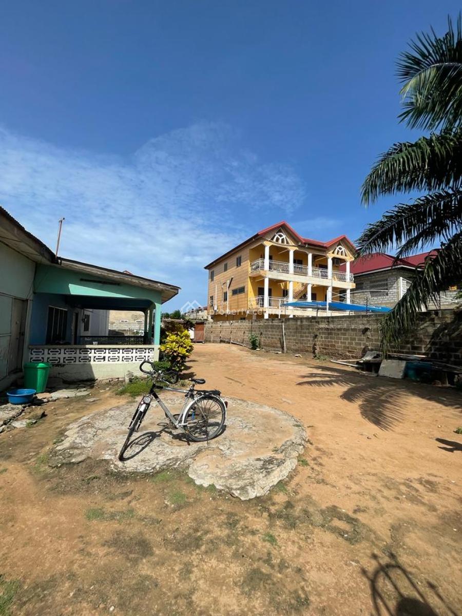 Prime Residential Property with Existing Old 4 Bedroom Hous, Seekers Realty, Spintex, Accra, Detached Bungalow for Sale