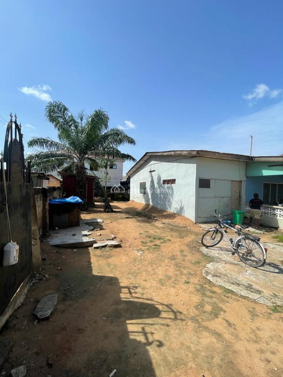 Prime Residential Property with Existing Old 4 Bedroom Hous, Seekers Realty, Spintex, Accra, Detached Bungalow for Sale