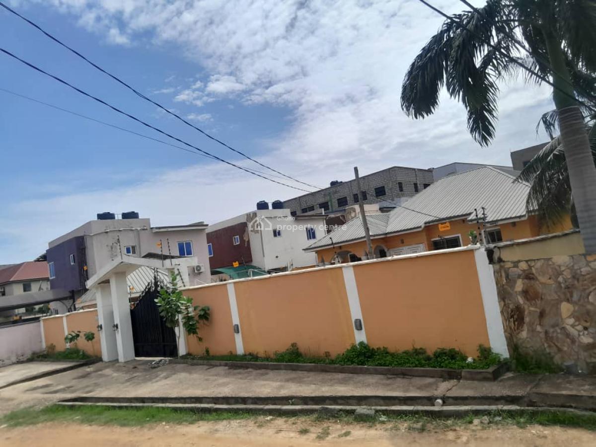 5 Bedrooms House Located at Lakeside Estate Botwe The Police Station., Lakeside, Ashaley Botwe, Adenta Municipal, Accra, Detached Duplex for Sale