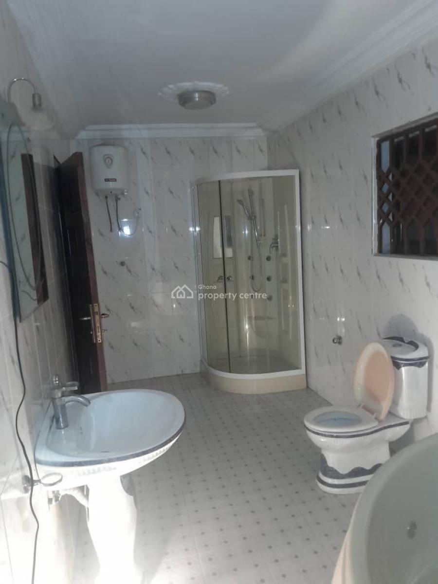 5 Bedrooms House Located at Lakeside Estate Botwe The Police Station., Lakeside, Ashaley Botwe, Adenta Municipal, Accra, Detached Duplex for Sale