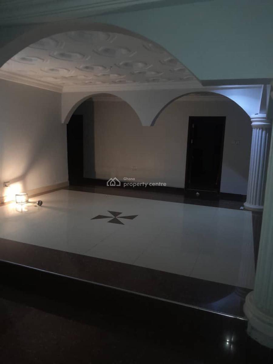5 Bedrooms House Located at Lakeside Estate Botwe The Police Station., Lakeside, Ashaley Botwe, Adenta Municipal, Accra, Detached Duplex for Sale