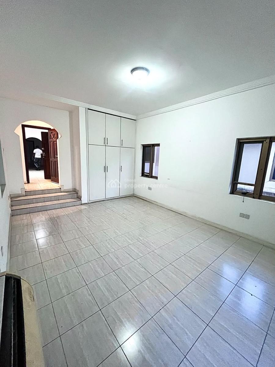 5 Bedroom House  at Cantonment, Cantoment, Cantonments, Accra, Semi-detached Duplex for Rent