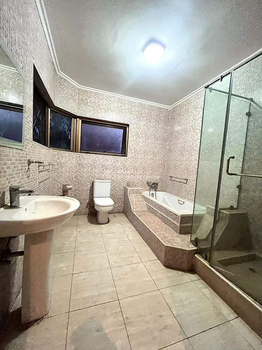 5 Bedroom House  at Cantonment, Cantoment, Cantonments, Accra, Semi-detached Duplex for Rent