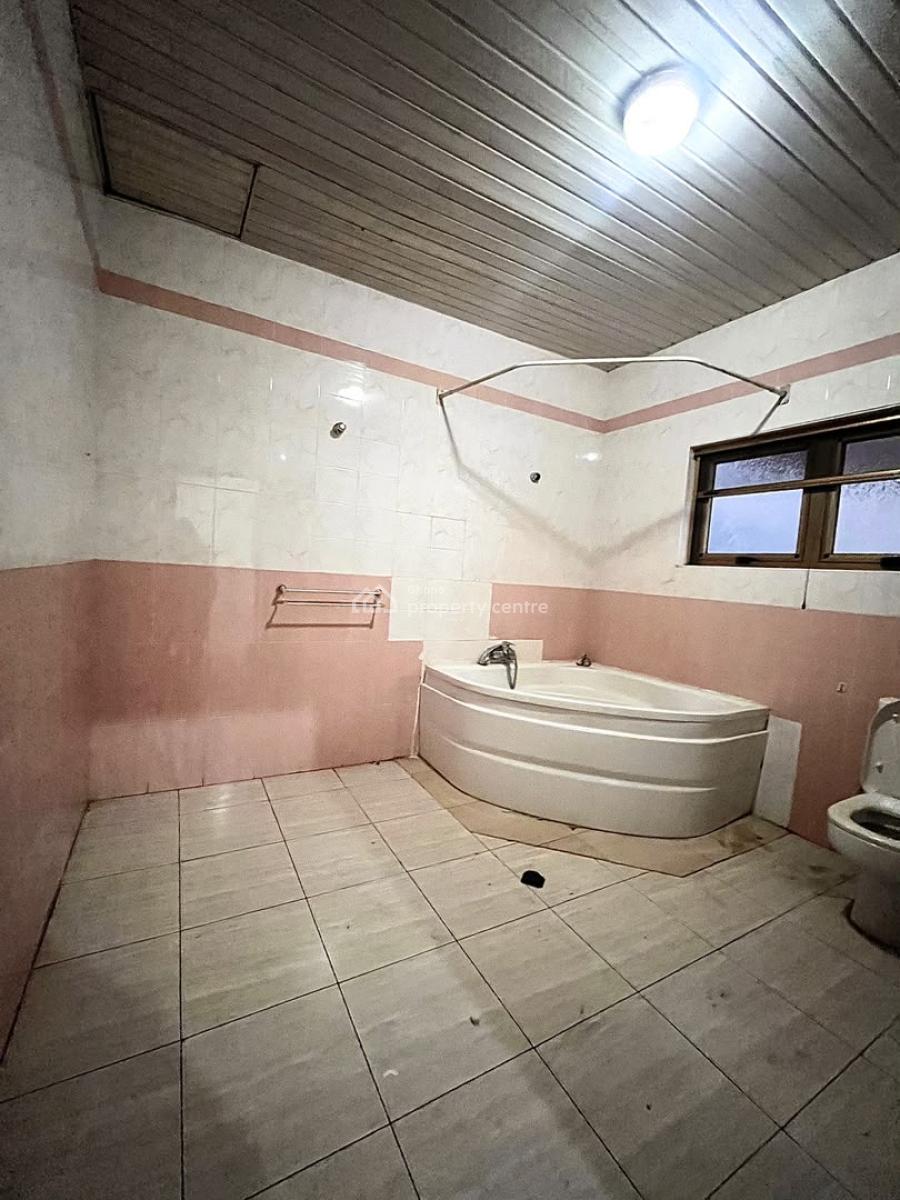 5 Bedroom House  at Cantonment, Cantoment, Cantonments, Accra, Semi-detached Duplex for Rent