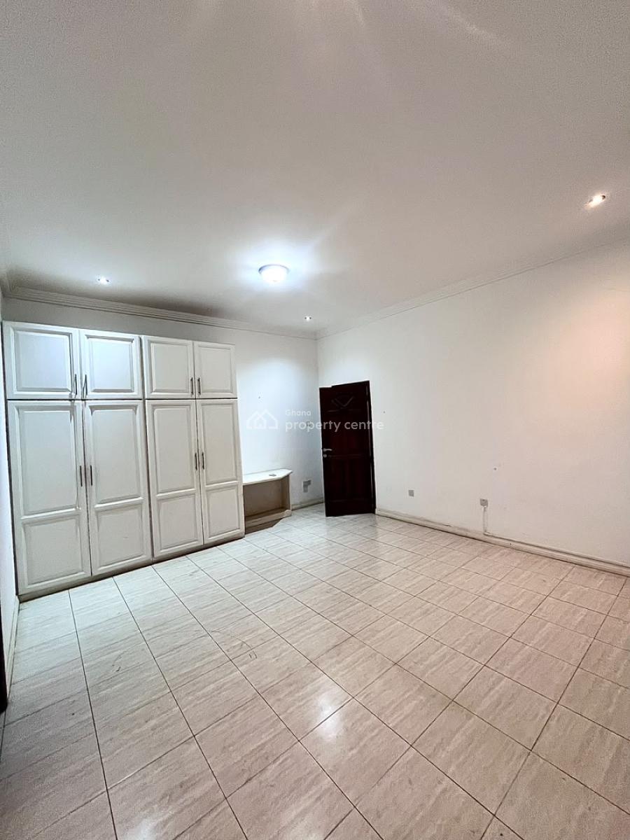 5 Bedroom House  at Cantonment, Cantoment, Cantonments, Accra, Semi-detached Duplex for Rent