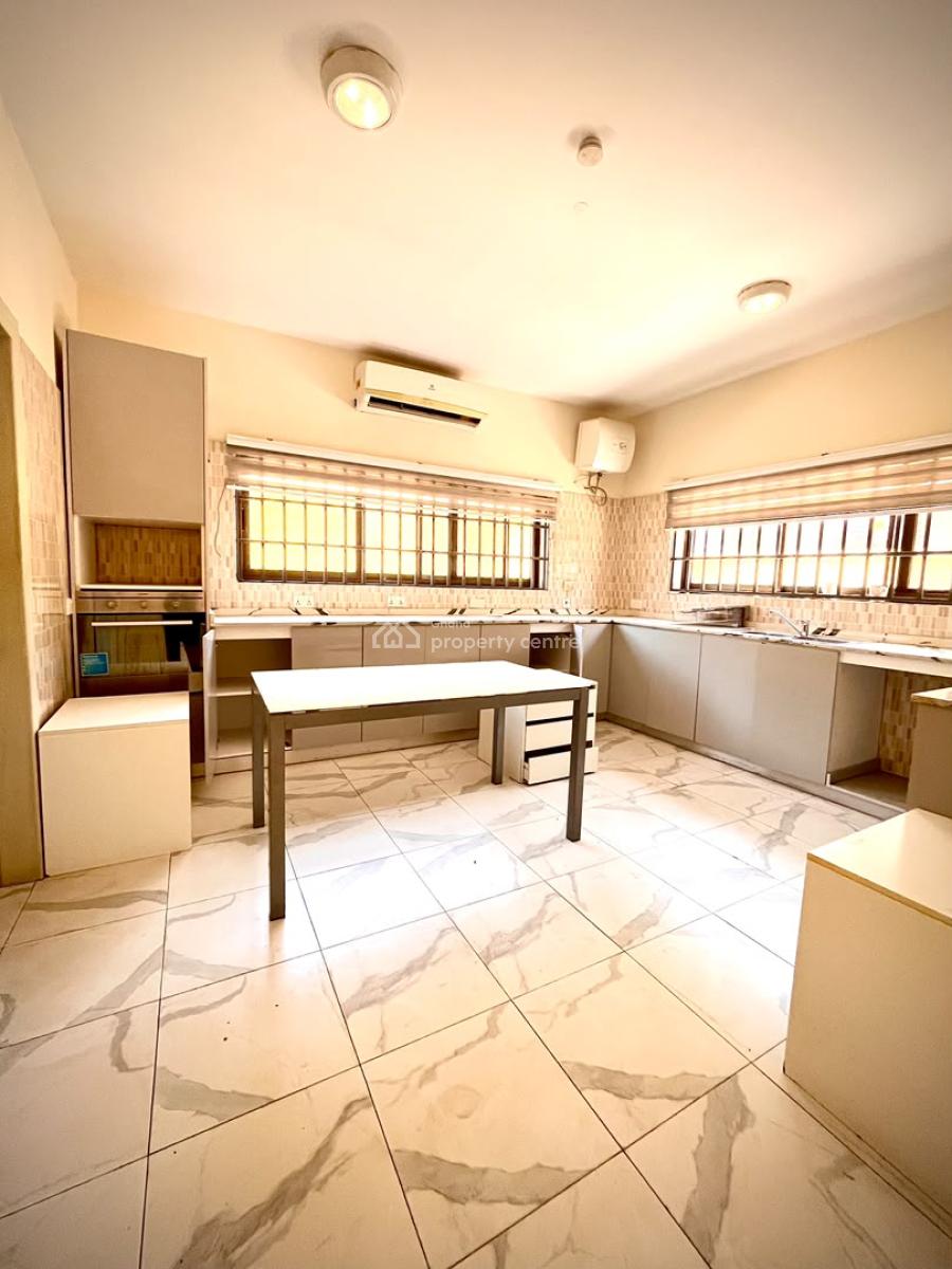 8 Bedroom House at Cantonment, Cantonment, Cantonments, Accra, Commercial Property for Rent