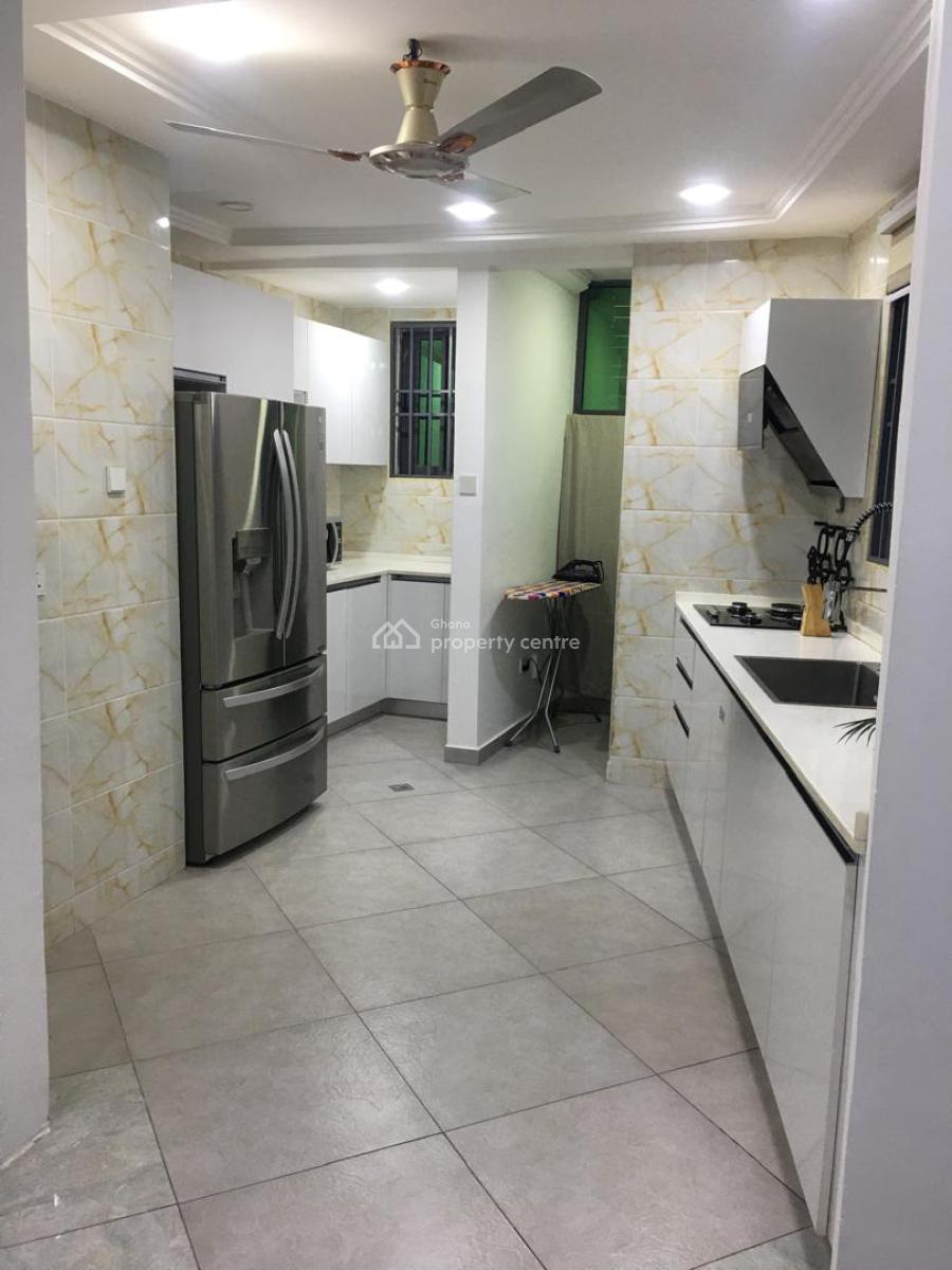 2-bedrooms Fully Finished, Osu Oxford Street Around The Ecobank Side, Osu, Accra, Apartment for Rent