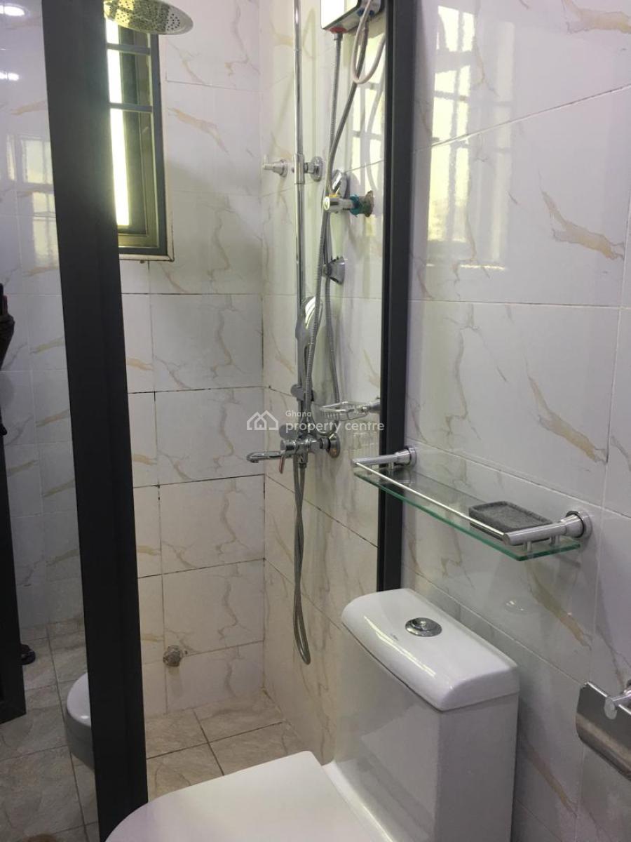 2-bedrooms Fully Finished, Osu Oxford Street Around The Ecobank Side, Osu, Accra, Apartment for Rent