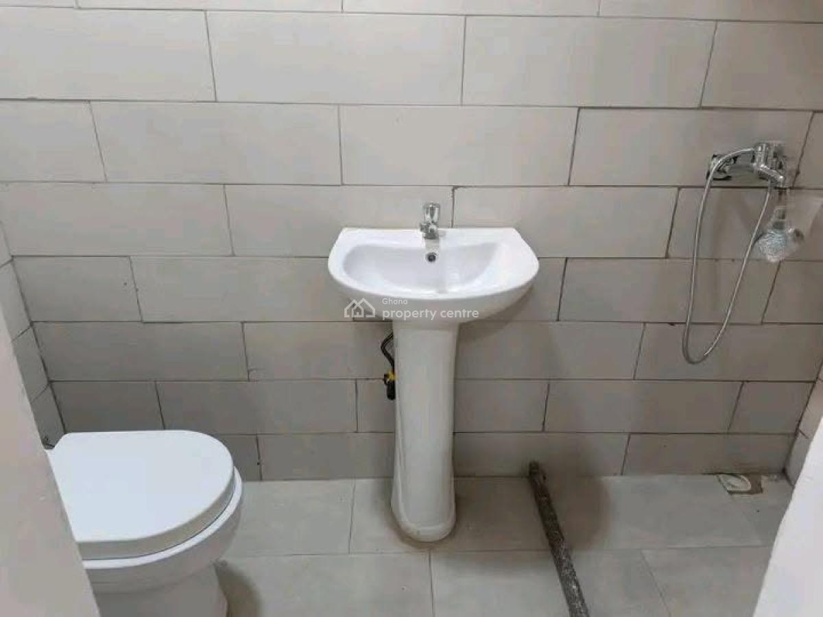 Decent 2-bedroom Flat @ Tse-addo, Accra, Tse Addo, Accra, Apartment for Rent