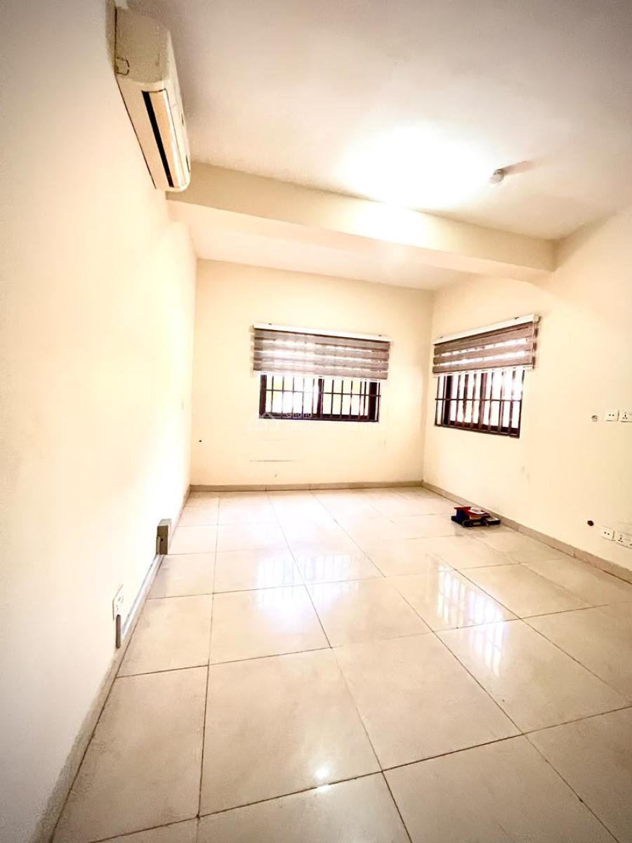 Executive 8-bedroom Commercial Property with 2 Boys Quarters, Cantonments, Accra, Commercial Property for Rent