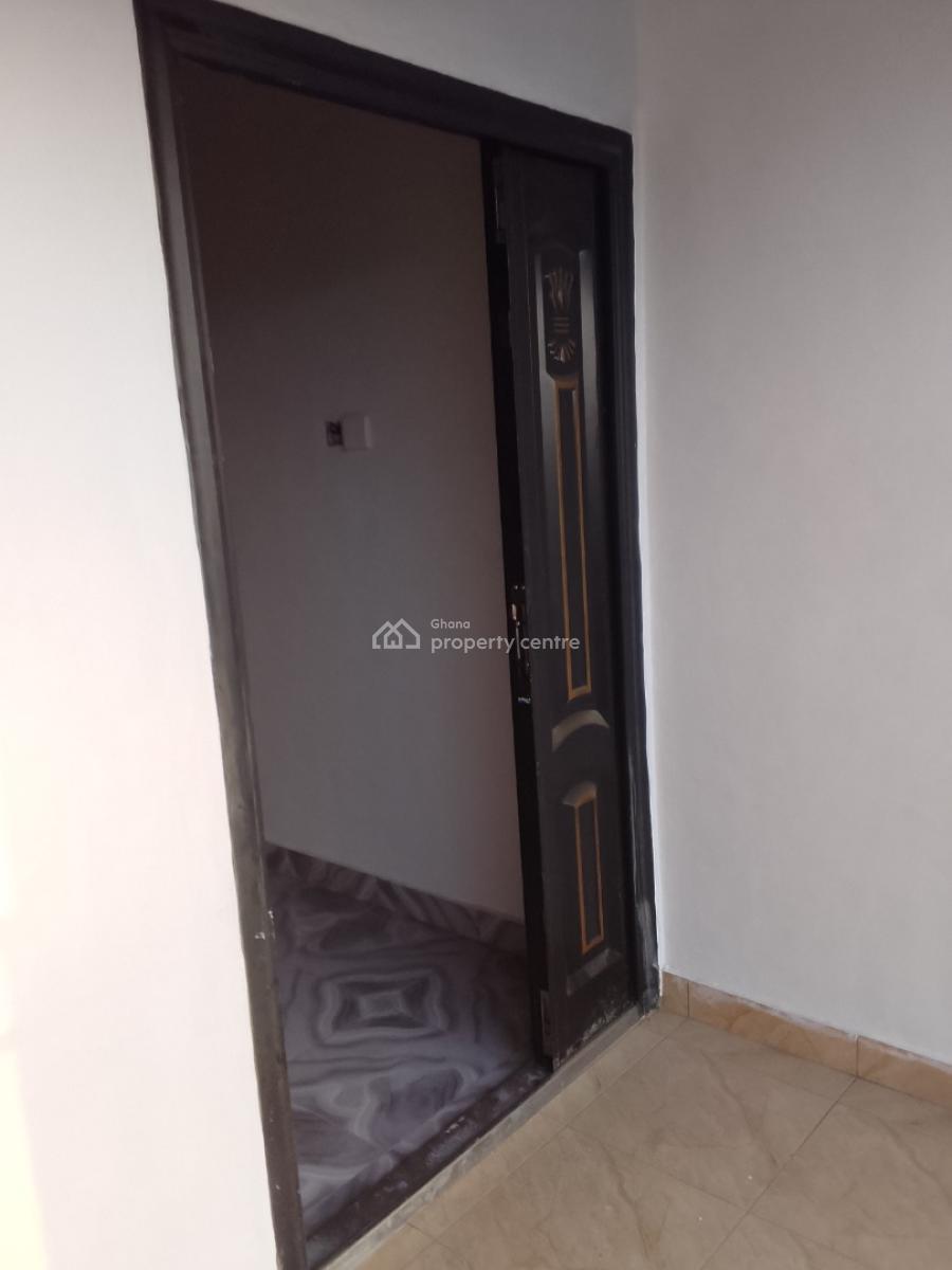 Two Bedroom Apartment, Bush Road Police Station, Teshie-nungua Estates, Accra, Mini Flat for Rent