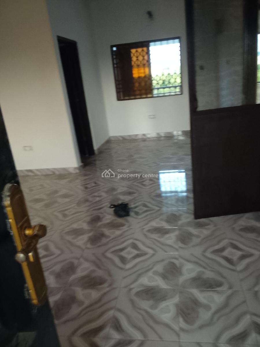 Two Bedroom Apartment, Bush Road Police Station, Teshie-nungua Estates, Accra, Mini Flat for Rent
