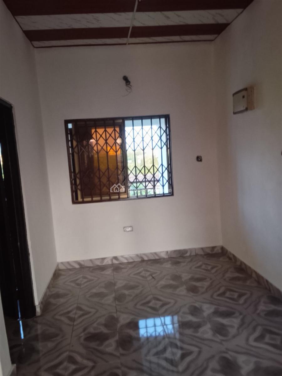 Two Bedroom Apartment, Bush Road Police Station, Teshie-nungua Estates, Accra, Mini Flat for Rent
