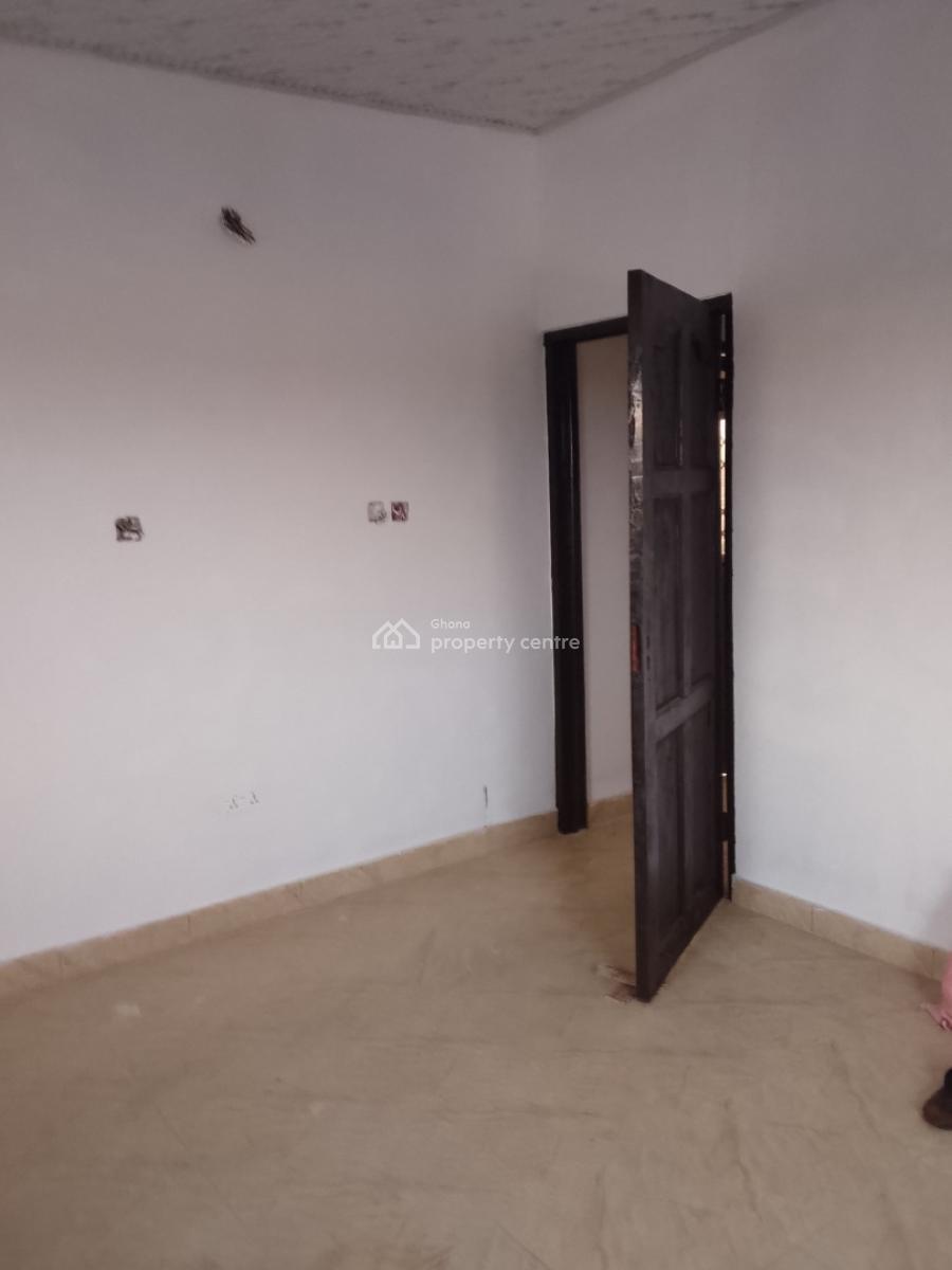 Two Bedroom Apartment, Bush Road Police Station, Teshie-nungua Estates, Accra, Mini Flat for Rent