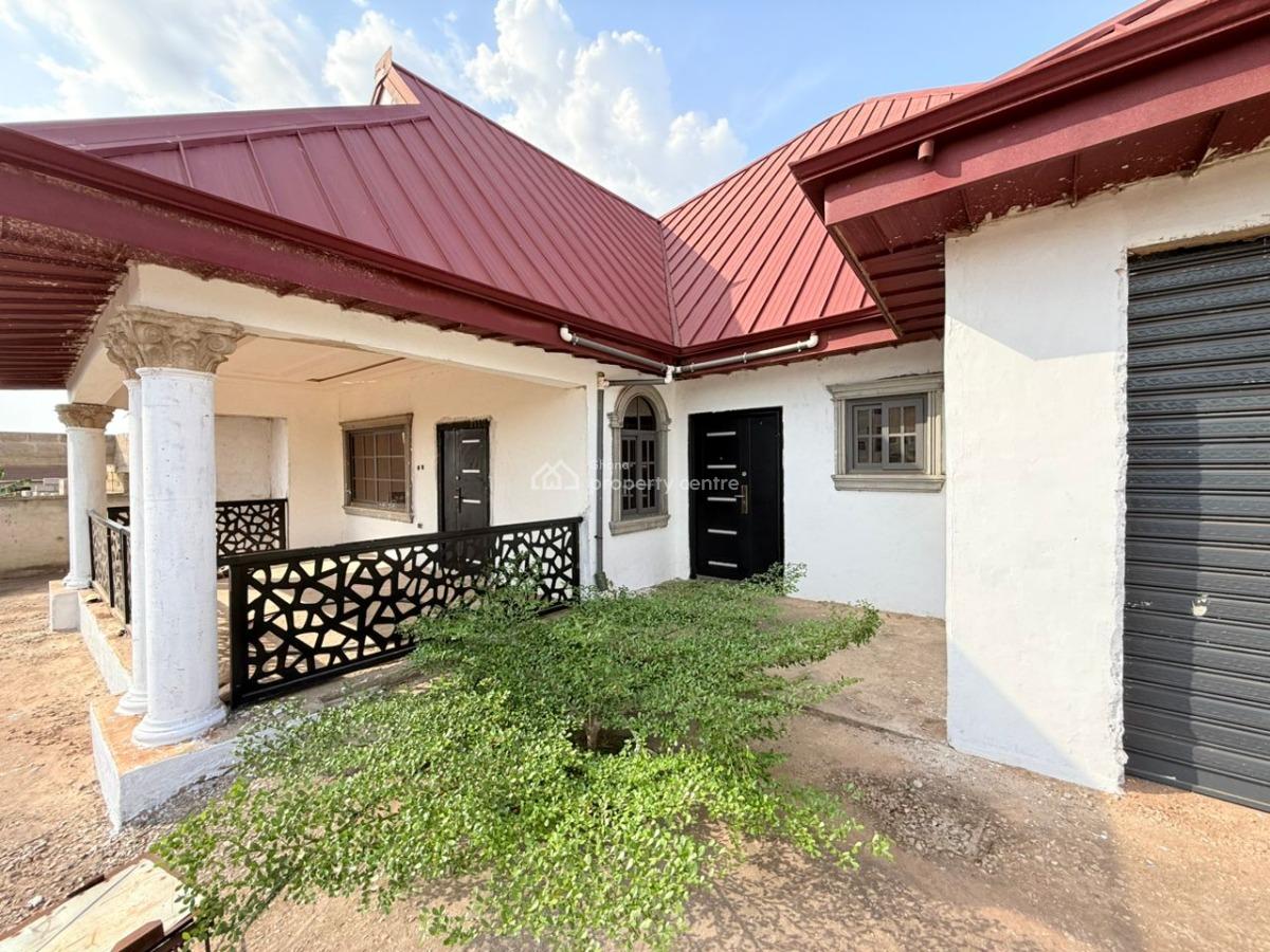 4 Bedrooms, Yabi , on Kwadaso Agric Road., Kumasi Metropolitan, Ashanti, House for Sale