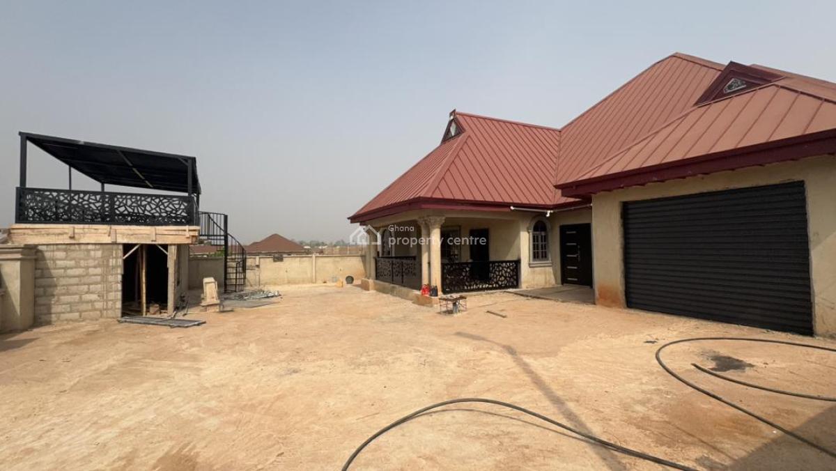 4 Bedrooms, Yabi , on Kwadaso Agric Road., Kumasi Metropolitan, Ashanti, House for Sale