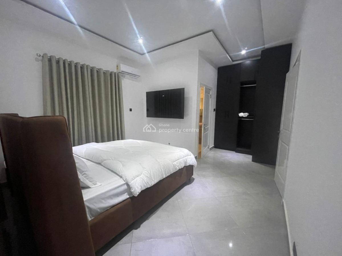 Executive Beautiful 4 Bedrooms, East Airport, Airport Residential Area, Accra, Townhouse for Rent