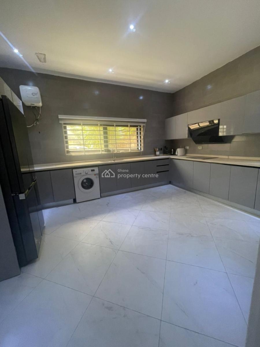 Executive Beautiful 4 Bedrooms, East Airport, Airport Residential Area, Accra, Townhouse for Rent