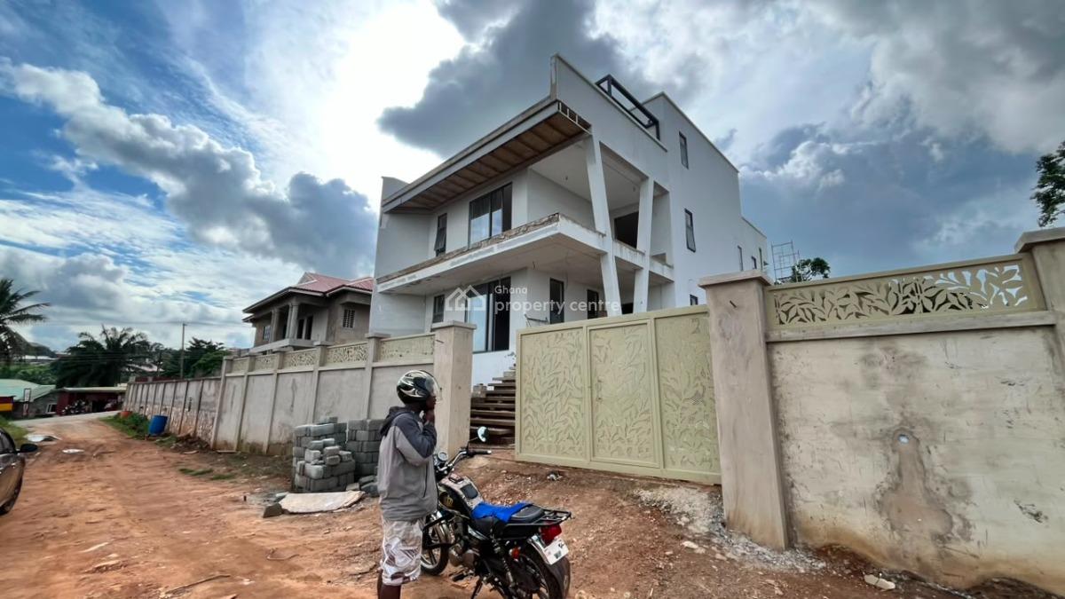 Executive  Newly Built 4 Bedroom, Aburi, Akuapim South Municipal, Eastern Region, House for Sale