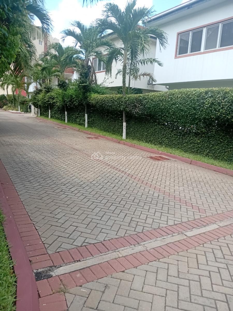 (4) Bedroom  Townhouse in Gated Community, Airport Residential Area, Accra, Detached Duplex for Sale