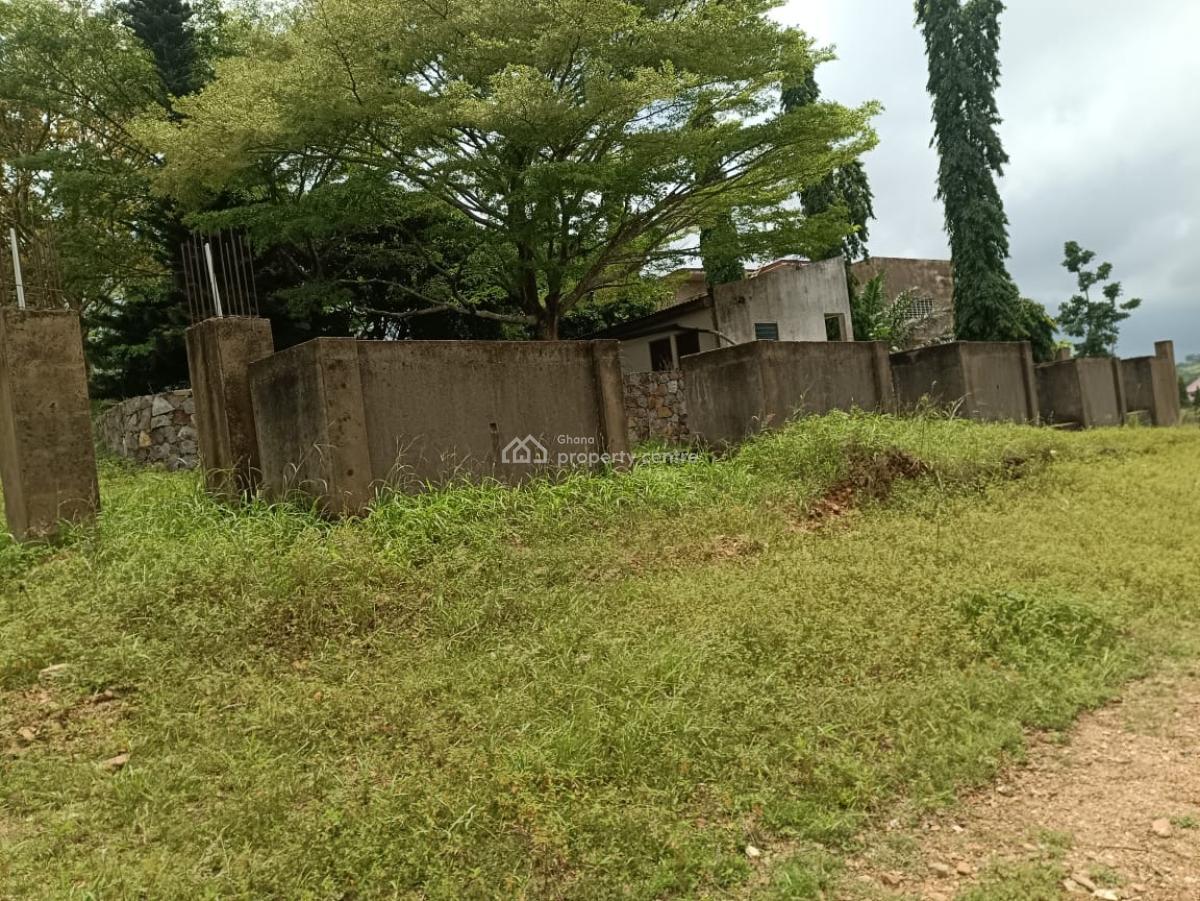 Titled and Serviced Land at Hilly, Cool and Scenic Berekuso, Berekuso, Akuapim South Municipal, Eastern Region, Residential Land for Sale