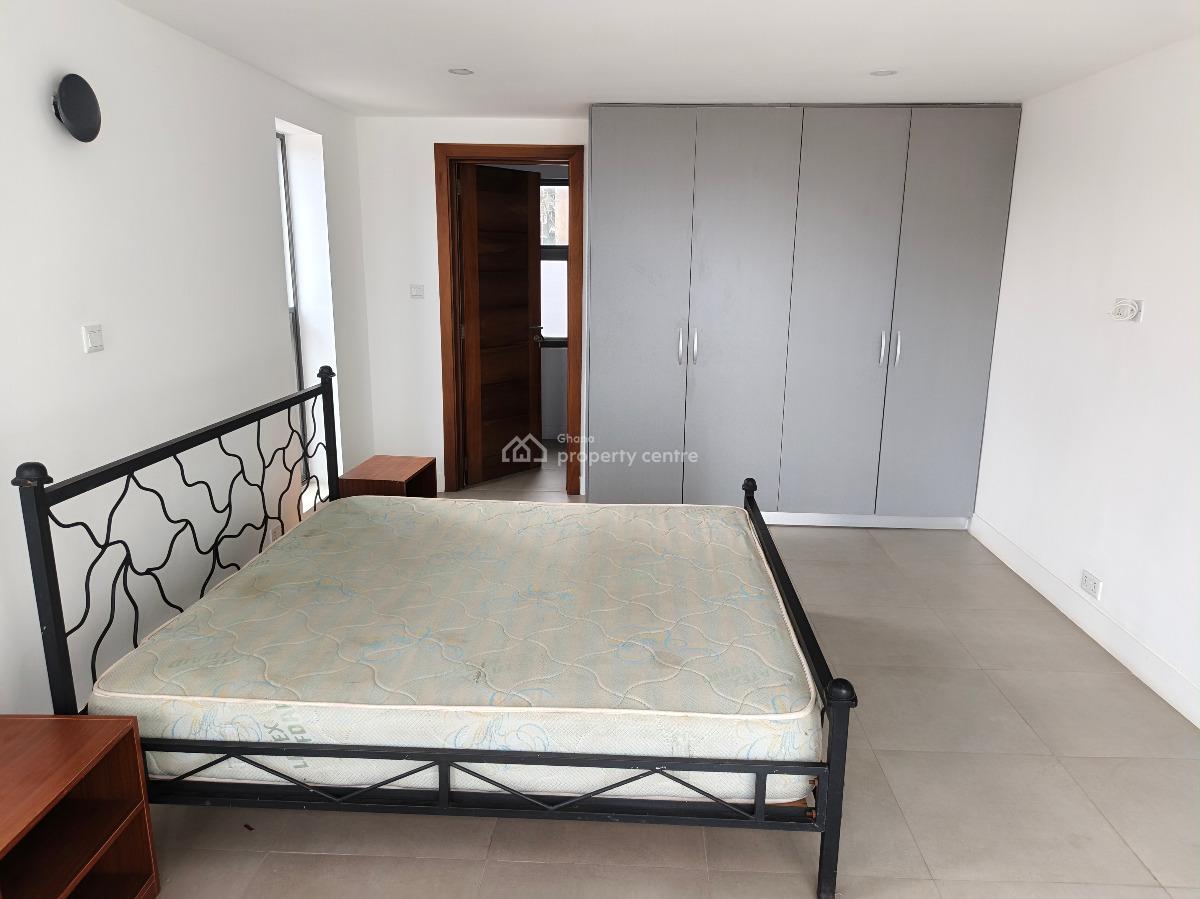 Pool House 3bedrm in South La Estate, South La Estate Opposite Labone Road, South Labadi, Accra, Detached Duplex for Sale