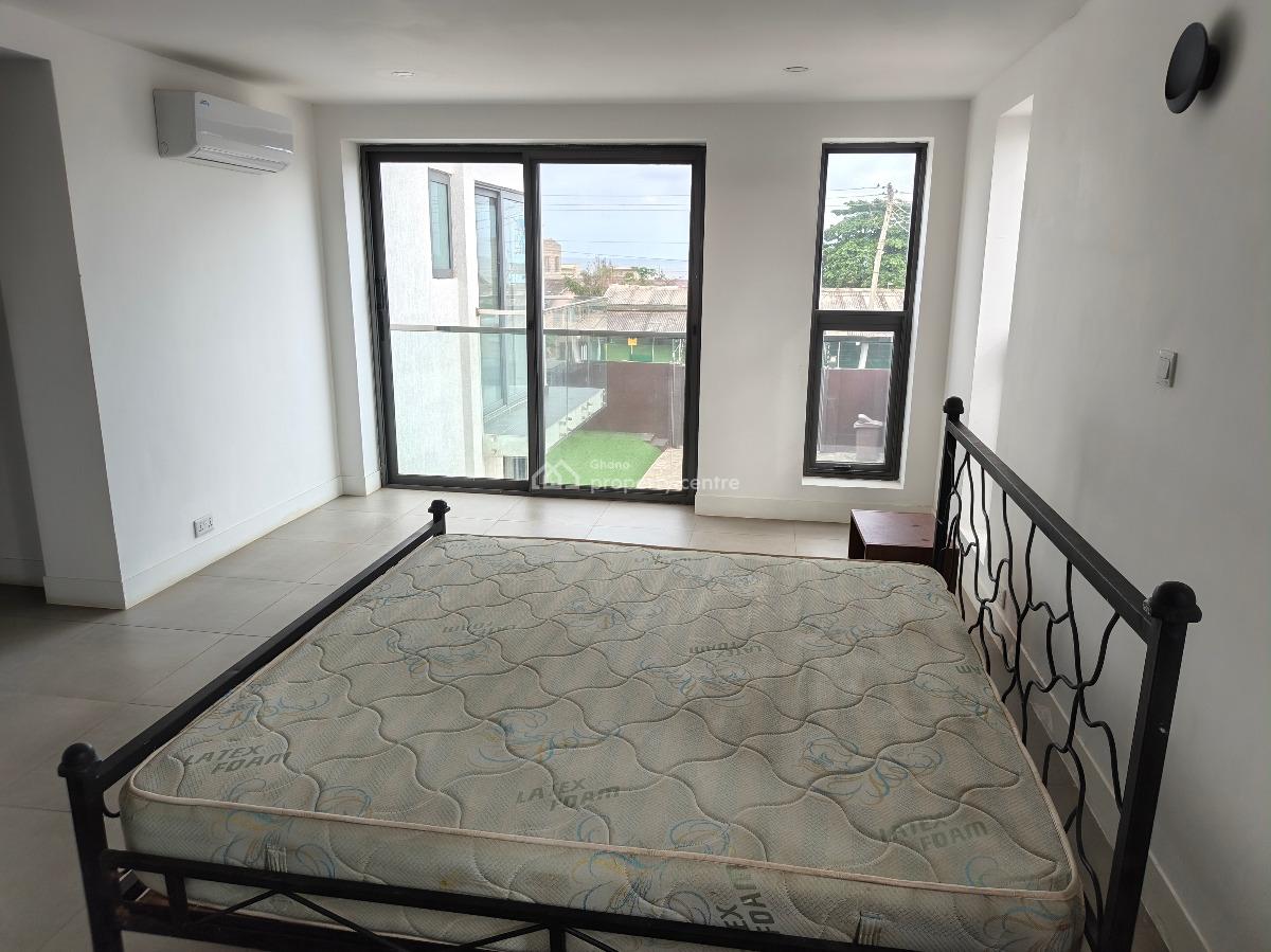Pool House 3bedrm in South La Estate, South La Estate Opposite Labone Road, South Labadi, Accra, Detached Duplex for Sale