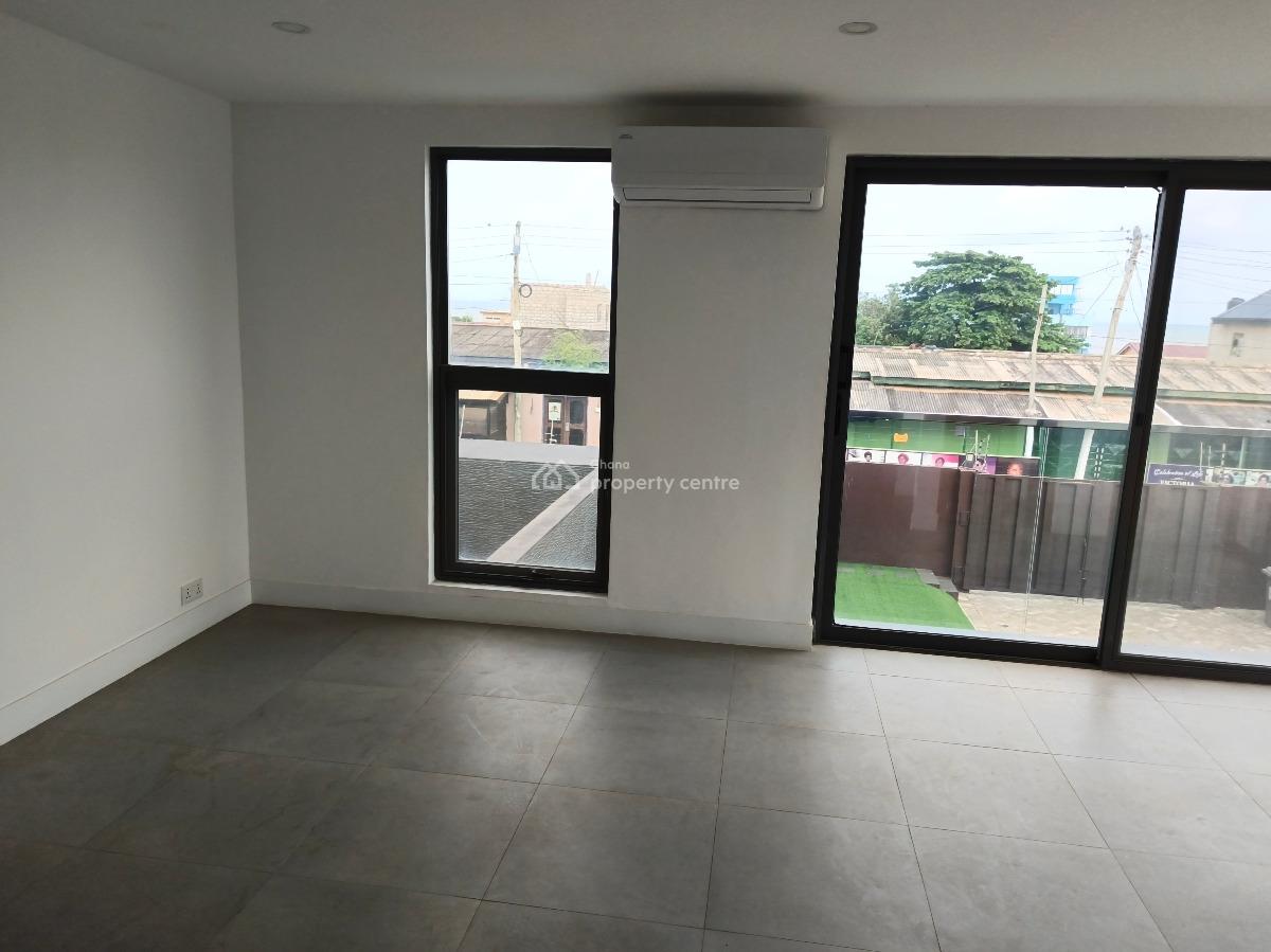 Pool House 3bedrm in South La Estate, South La Estate Opposite Labone Road, Accra Metropolitan, Accra, Detached Duplex for Rent