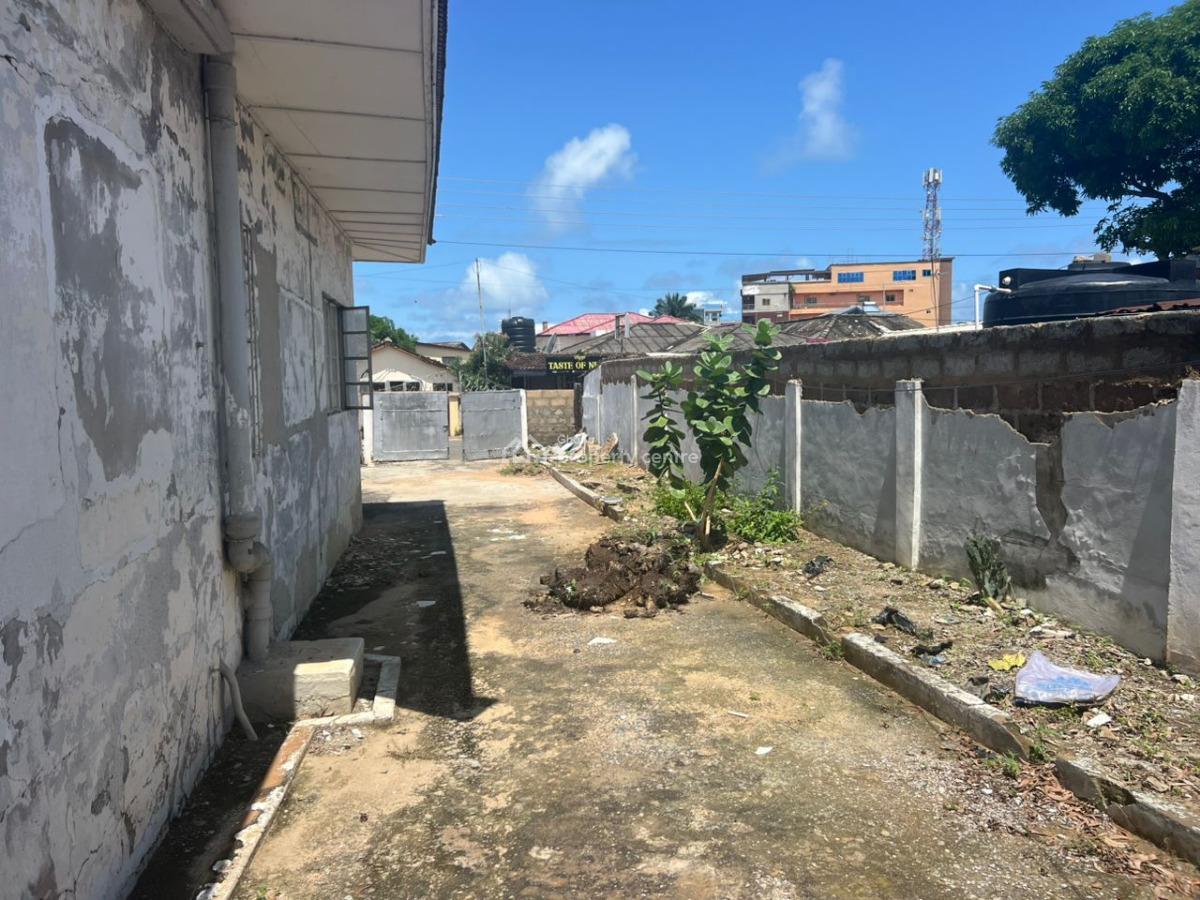 Old House in Osu, Osu, Osu, Accra, House for Sale