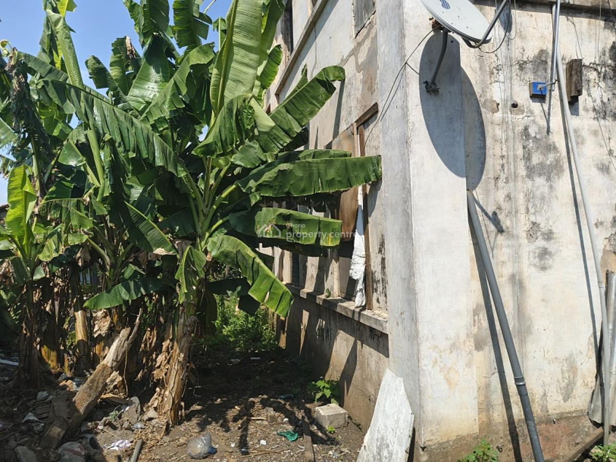 Roadside Old House in Osu, Osu, Osu, Accra, House for Sale