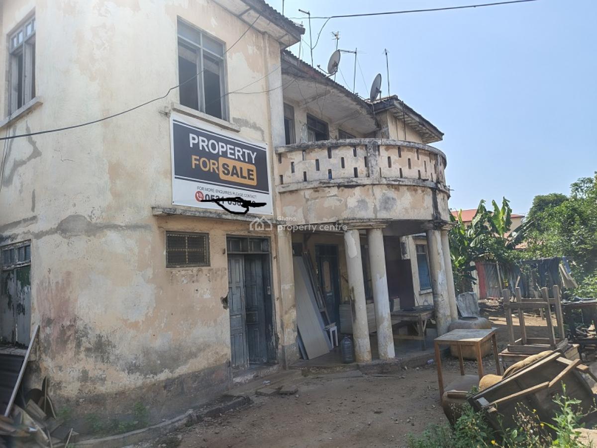 Roadside Old House in Osu, Osu, Osu, Accra, House for Sale