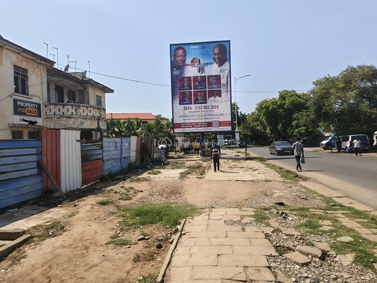 Roadside Old House in Osu, Osu, Osu, Accra, House for Sale