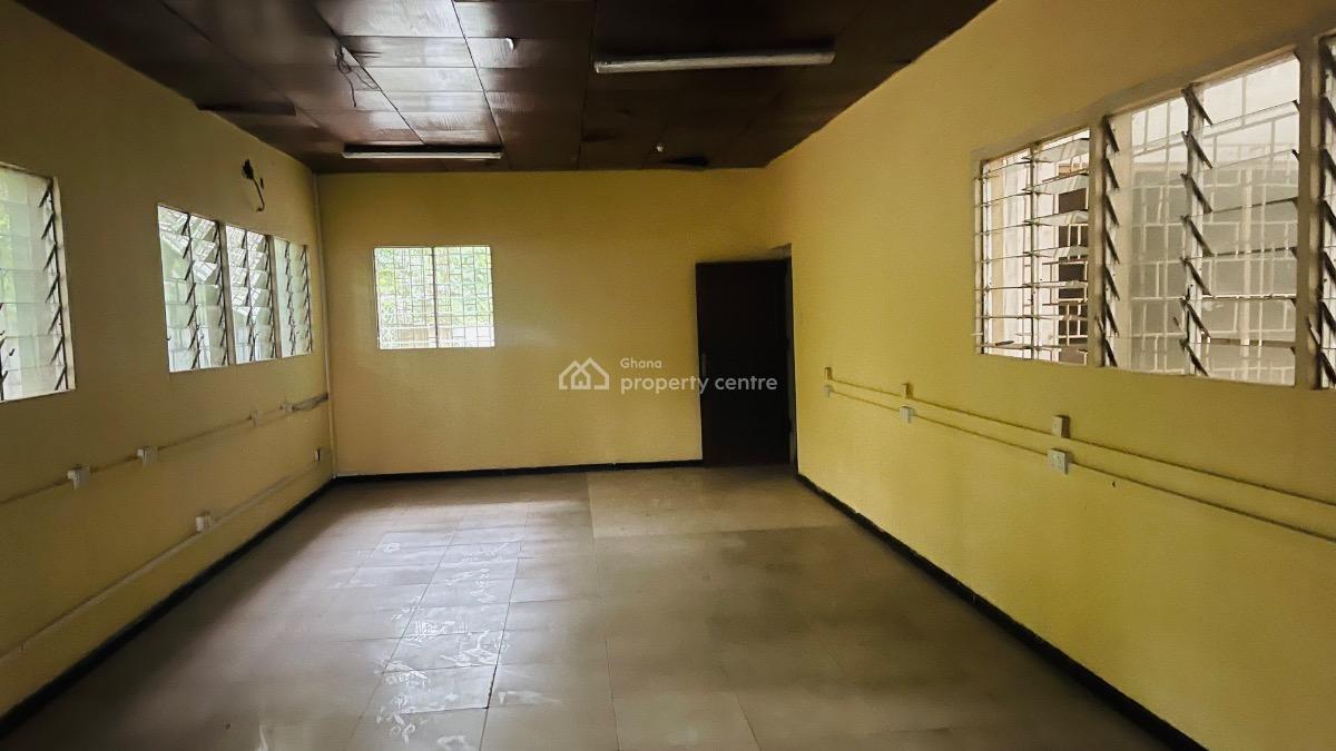 14 Bedrooms House with a Boys Quarters and a Big Compound, Cantoments, Greater-accra. Ghana, Cantonments, Accra, Office Space for Rent
