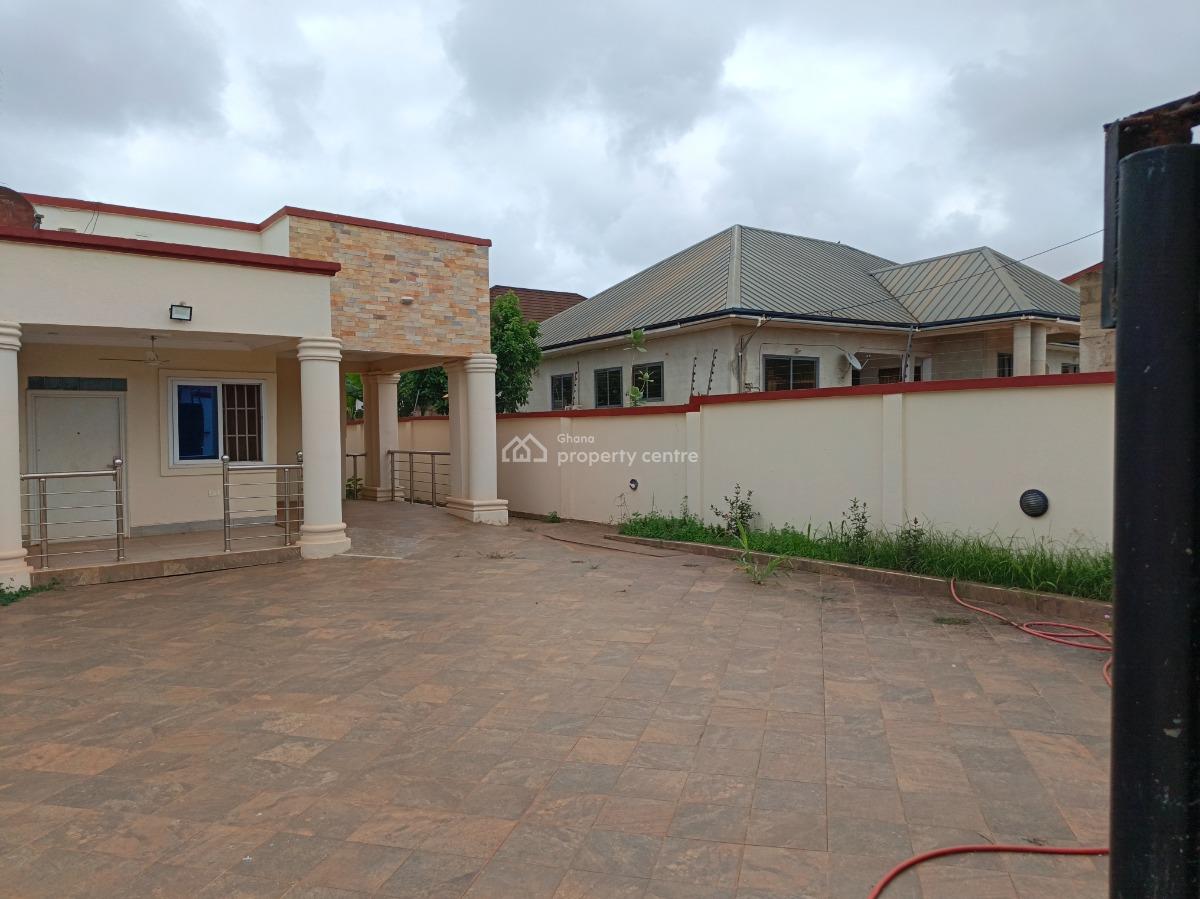 4 Bedrooms House ( 3 Air-conditions), Ahenama Kokoben, Near Santasi., Kumasi Metropolitan, Ashanti, House for Rent