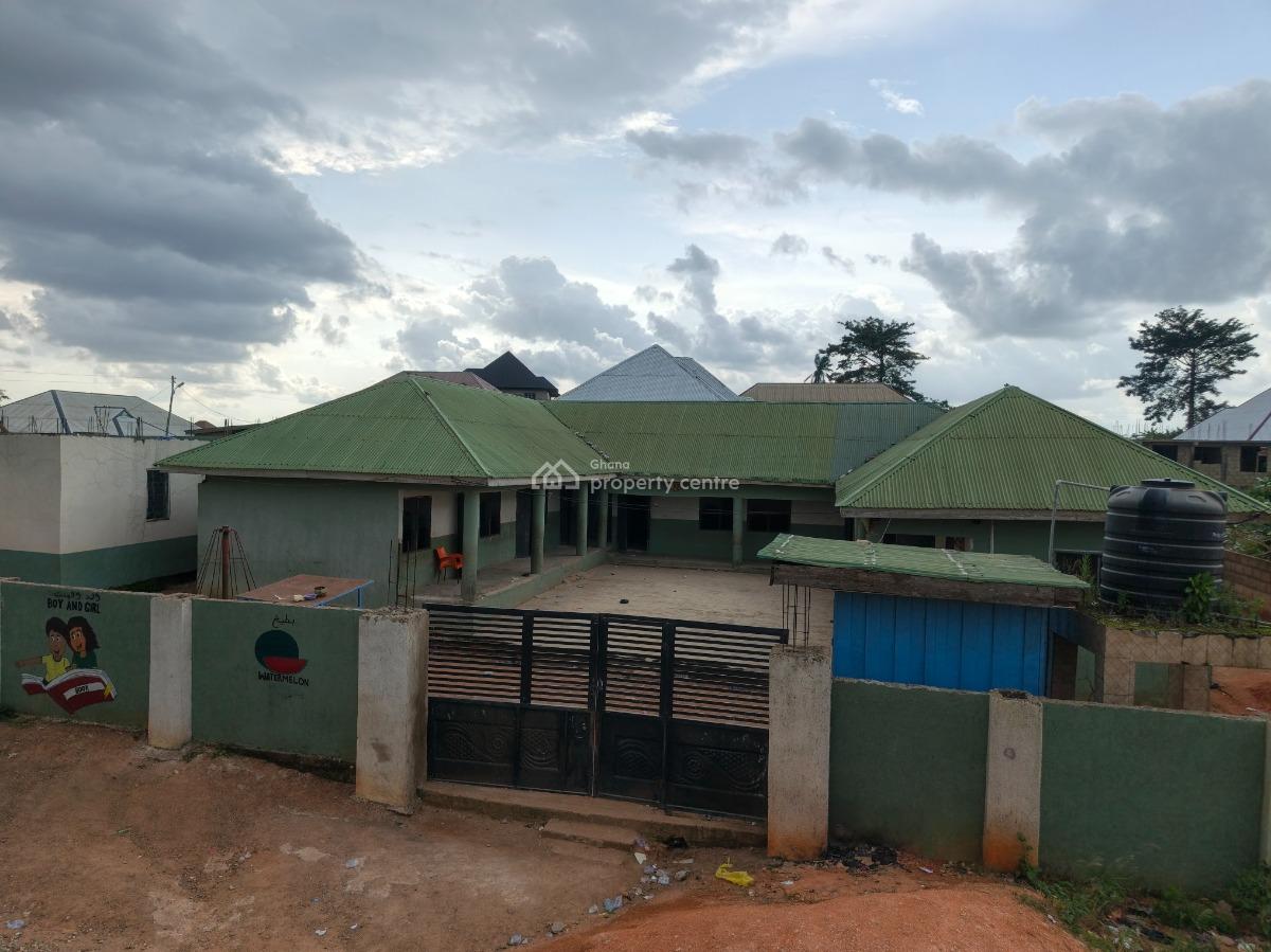 School.     ( English & Arabic). Operational, Kenyasi Achiase, Kumasi Metropolitan, Ashanti, School for Sale