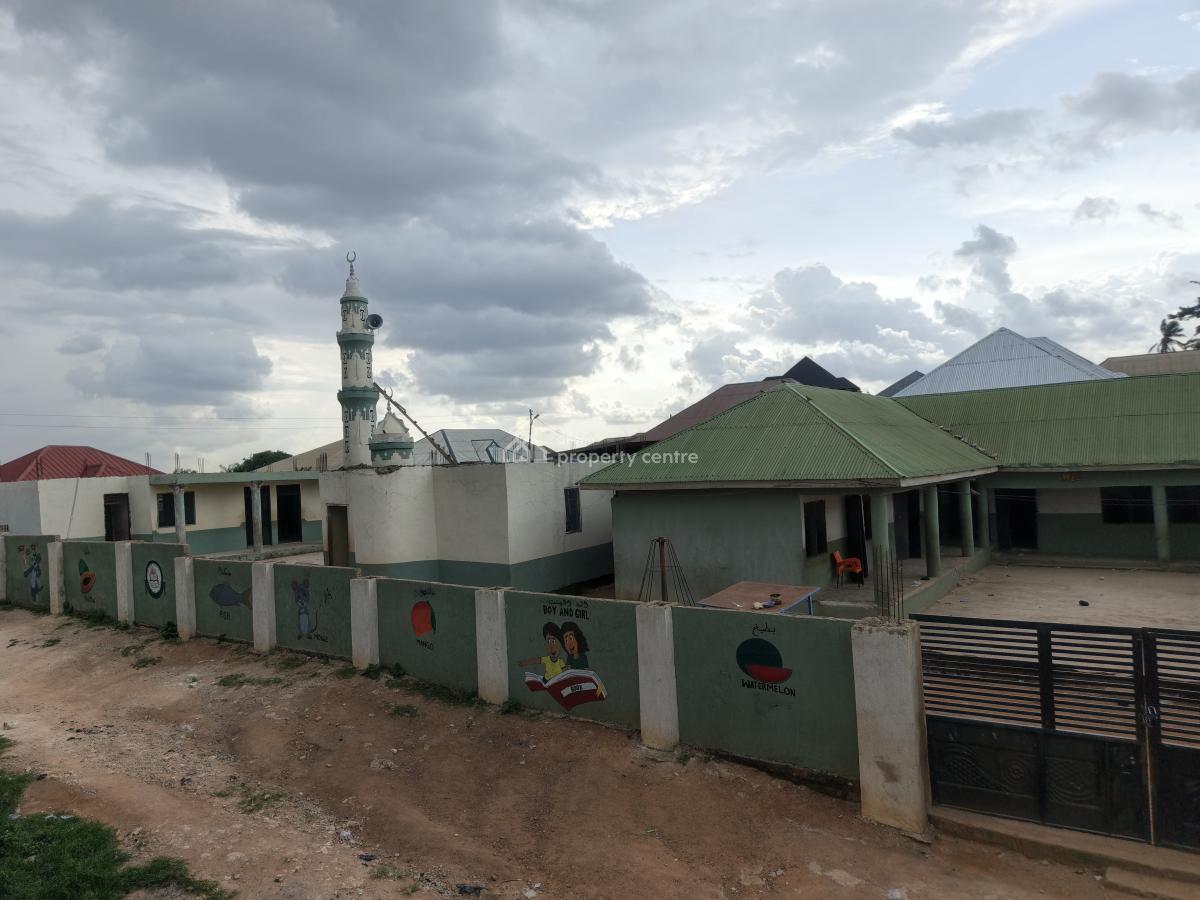 School.     ( English & Arabic). Operational, Kenyasi Achiase, Kumasi Metropolitan, Ashanti, School for Sale