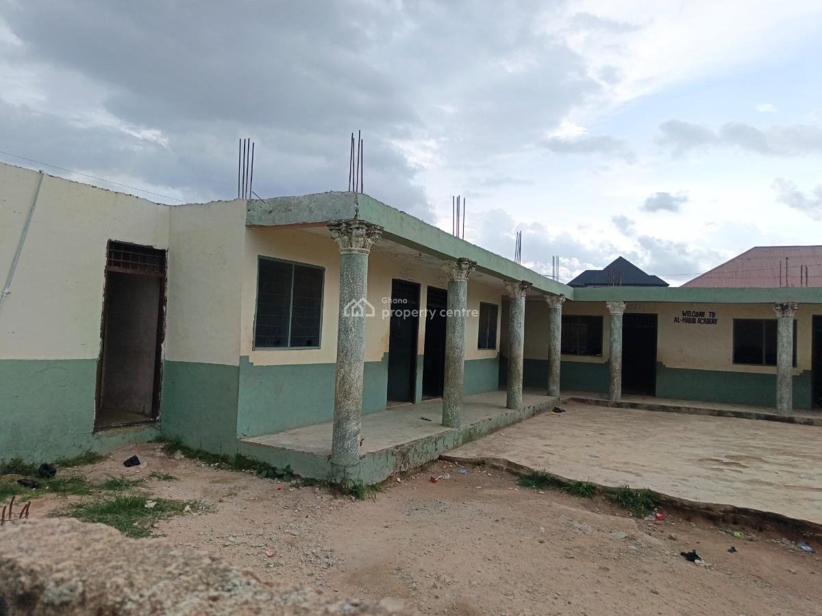 School.     ( English & Arabic). Operational, Kenyasi Achiase, Kumasi Metropolitan, Ashanti, School for Sale
