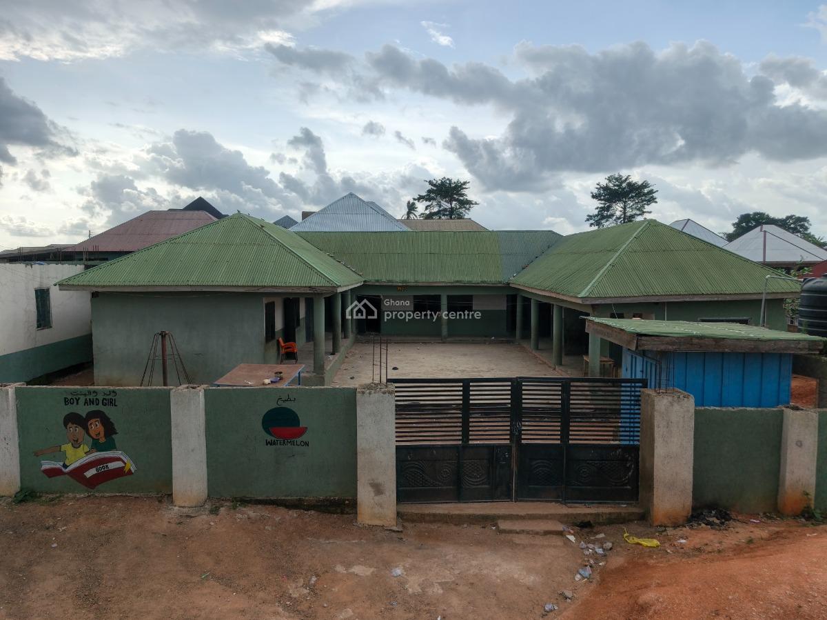 School.     ( English & Arabic). Operational, Kenyasi Achiase, Kumasi Metropolitan, Ashanti, School for Sale