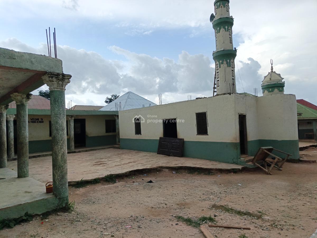 School.     ( English & Arabic). Operational, Kenyasi Achiase, Kumasi Metropolitan, Ashanti, School for Sale