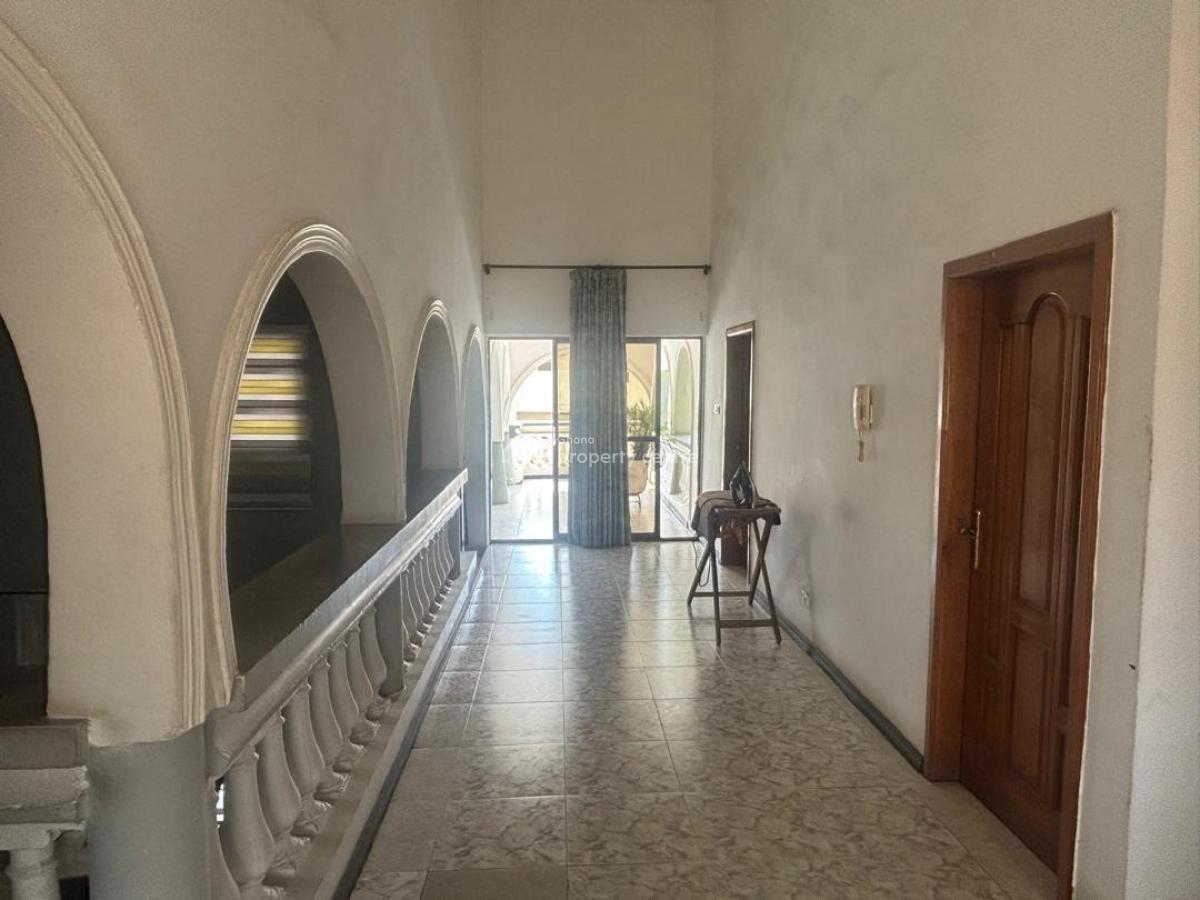 Executive 10 Bedrooms, Ga East Municipal, Accra, House for Rent