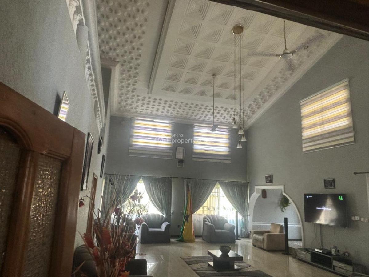 Executive 10 Bedrooms, Ga East Municipal, Accra, House for Rent