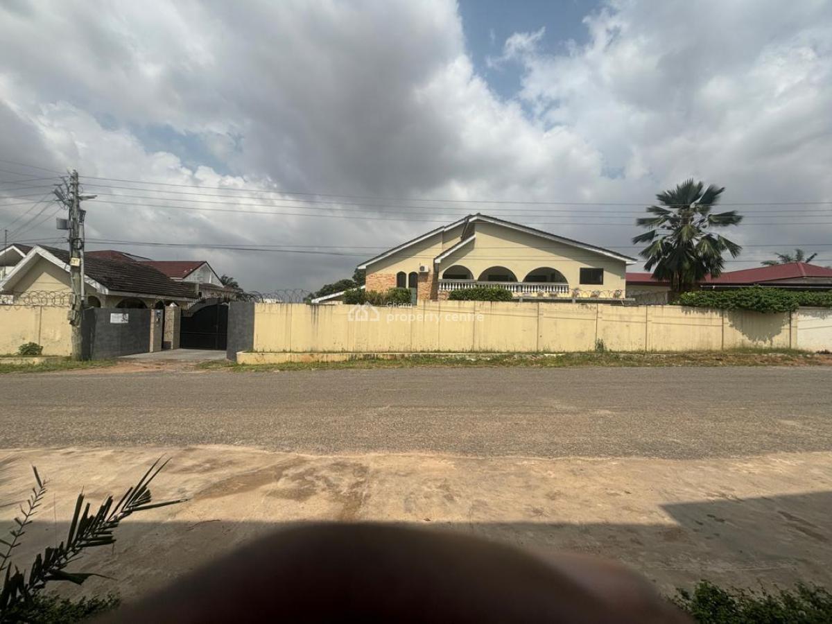 Executive 10 Bedrooms, Ga East Municipal, Accra, House for Rent